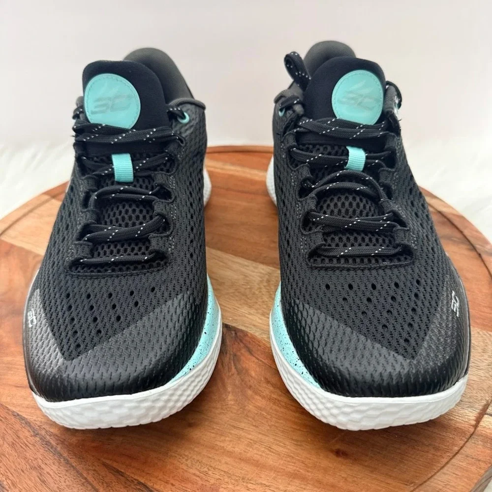 Under Armour dominate court